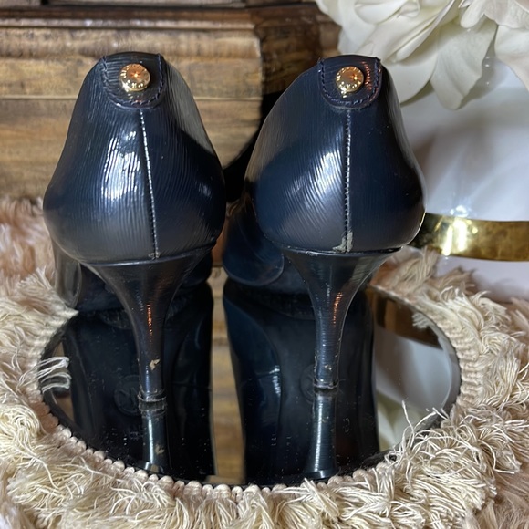 đź’‹Michael Kors Navy Blue Pump - Picture 3 of 8